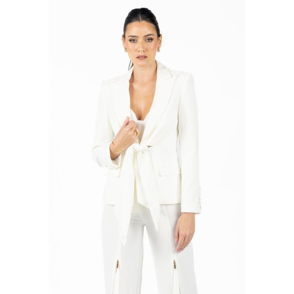 Alana White Pleated Blazer - Picture 6 of 6